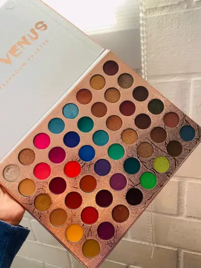 Paleta de sombras Venus multicolor - miniatura 1