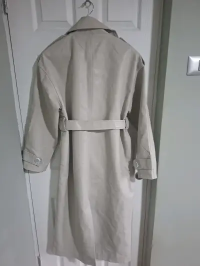 Abrigo trench beige clásico para mujer ecocuero - miniatura 3