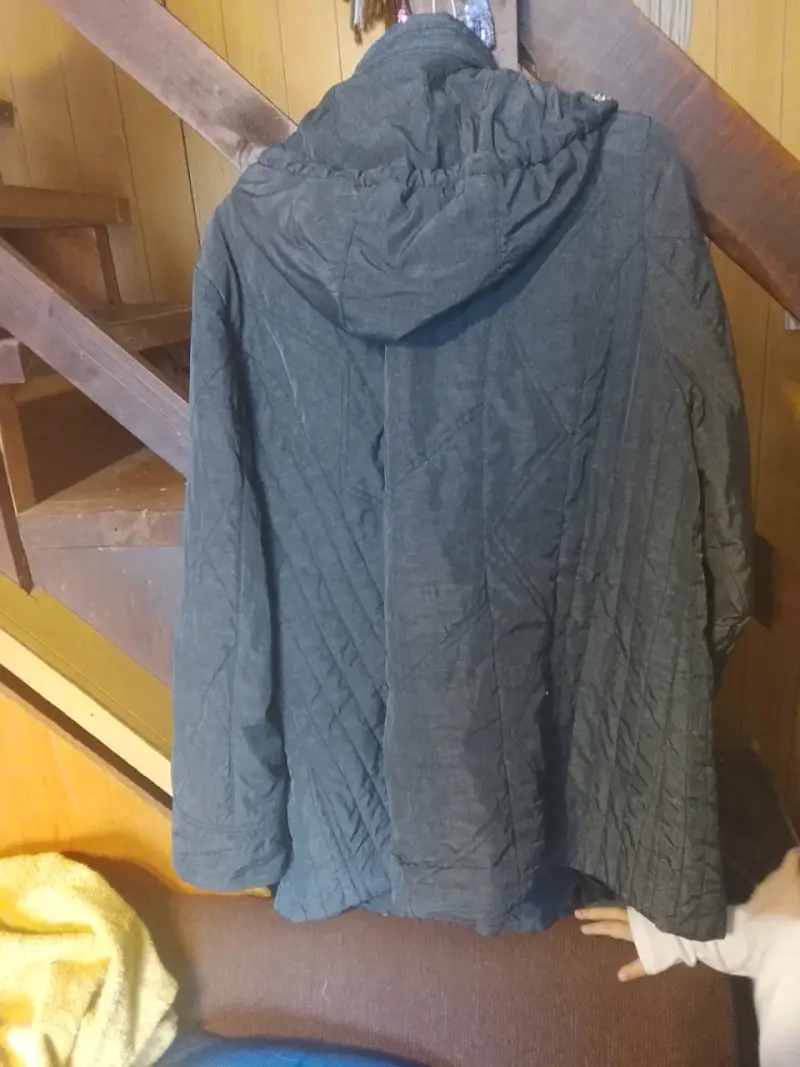 Abrigo acolchado gris para mujer - 2