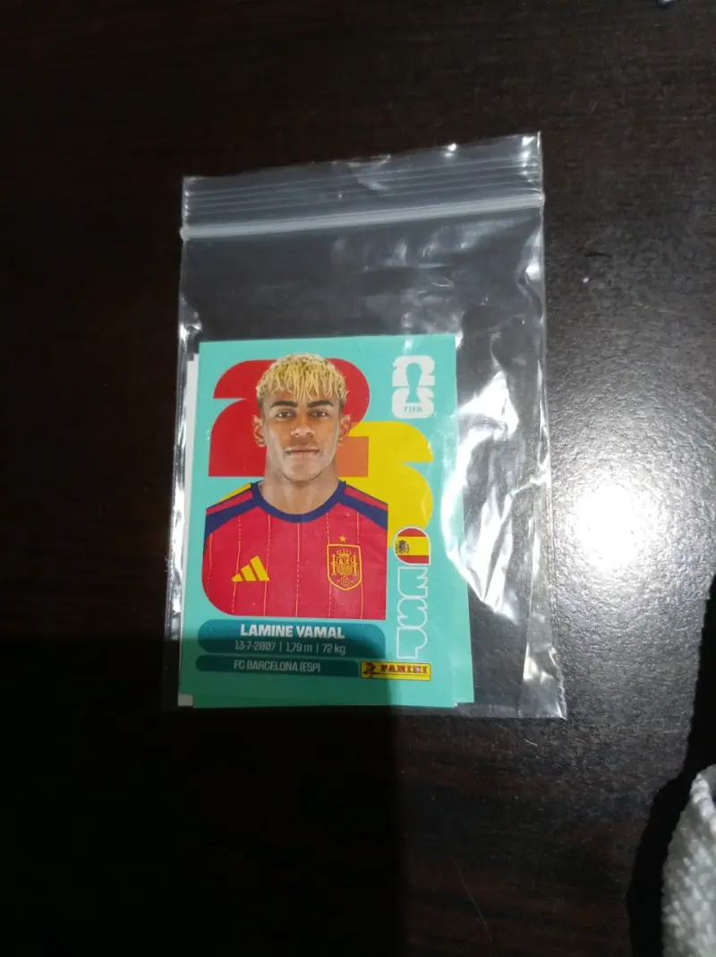 Lámina Panini FIFA 2022 Lamine Yamal