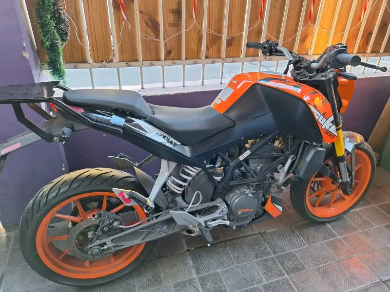 Moto KTM Duke 200 en excelente estado - 2