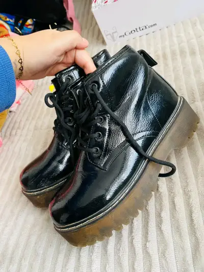 Botines negros de charol con plataforma - miniatura 2