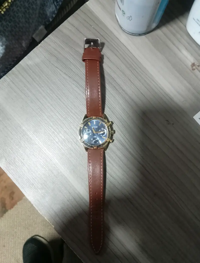 Reloj de pulsera con correa de cuero GUESS - 1