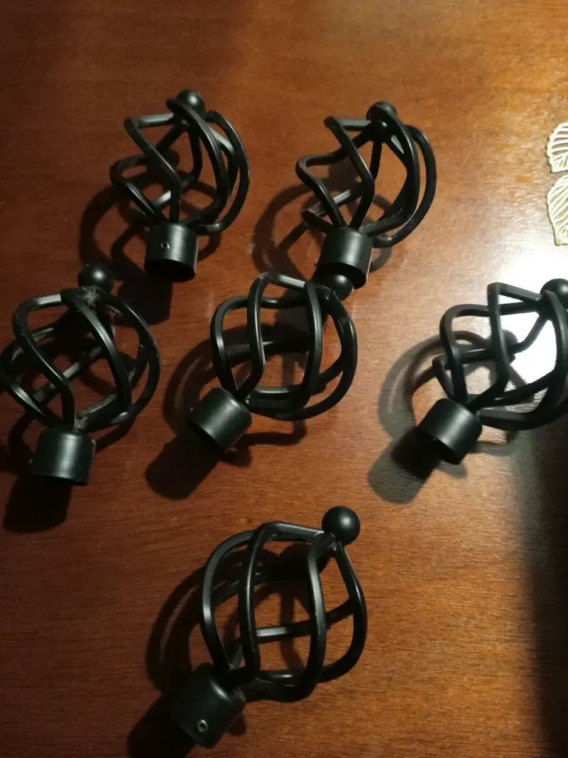 Conjunto de terminales para cortinas de metal negro