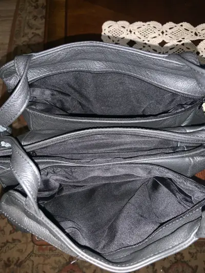 Cartera de cuero negra con correa ajustable - miniatura 6