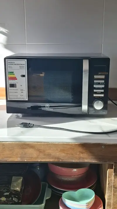 Microondas Mademsa MM720PFH 20L negro - miniatura 1