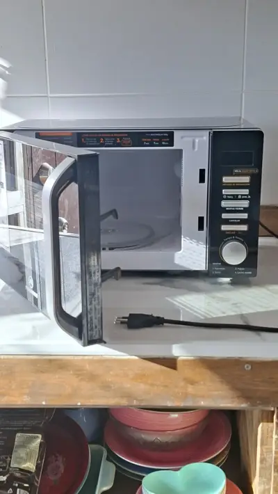 Microondas Mademsa MM720PFH 20L negro - miniatura 2