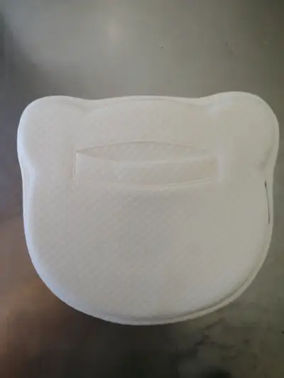 Cojín ergonómico para bebé - miniatura 1