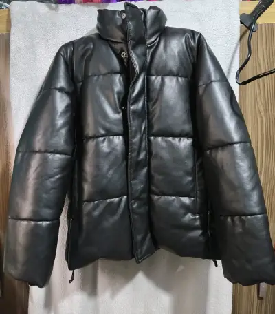 Chaqueta acolchada negra - miniatura 1