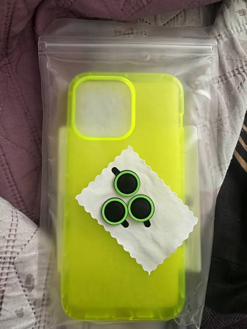 Carcasa protectora para celular con accesorios - 4