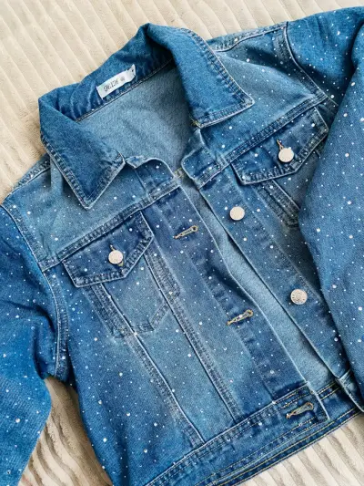 Chaqueta de mezclilla con brillos - miniatura 1