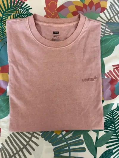 Polera Levi's rosa vintage fit - miniatura 1