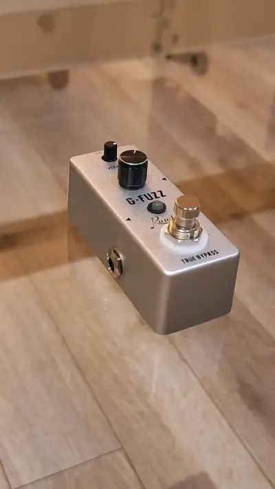 Pedal de efectos G-Fuzz para guitarra - miniatura 2