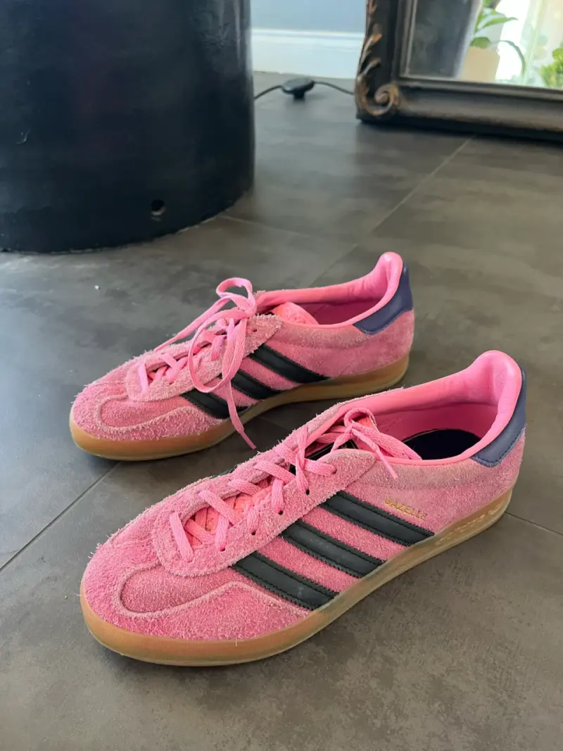 Zapatillas Adidas Gazelle rosas de gamuza - 2