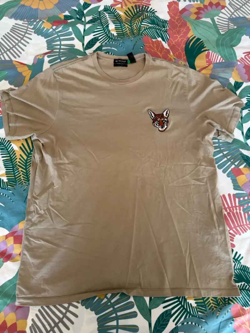 Polera Dockers beige con diseño de tigre - 2