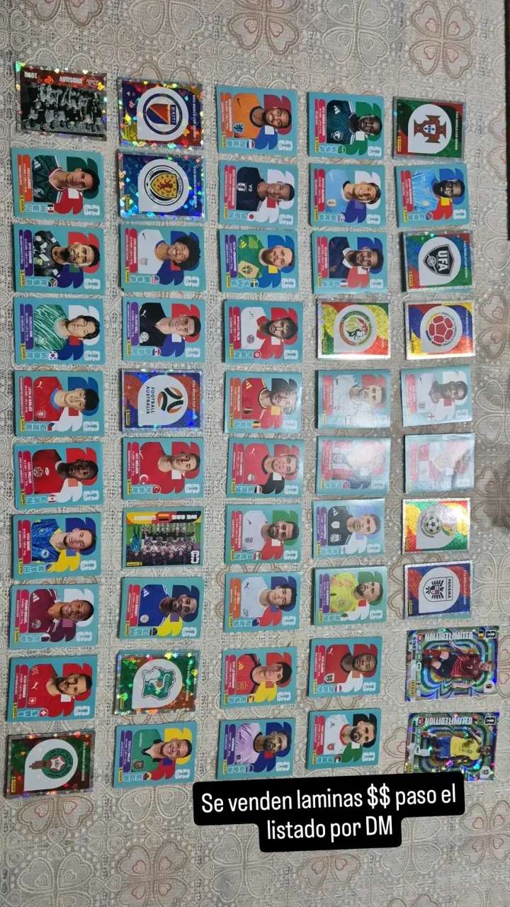 Colección de láminas de fútbol variadas
