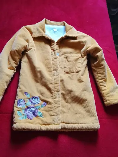 Chaqueta de pana mostaza con bordado floral - miniatura 1