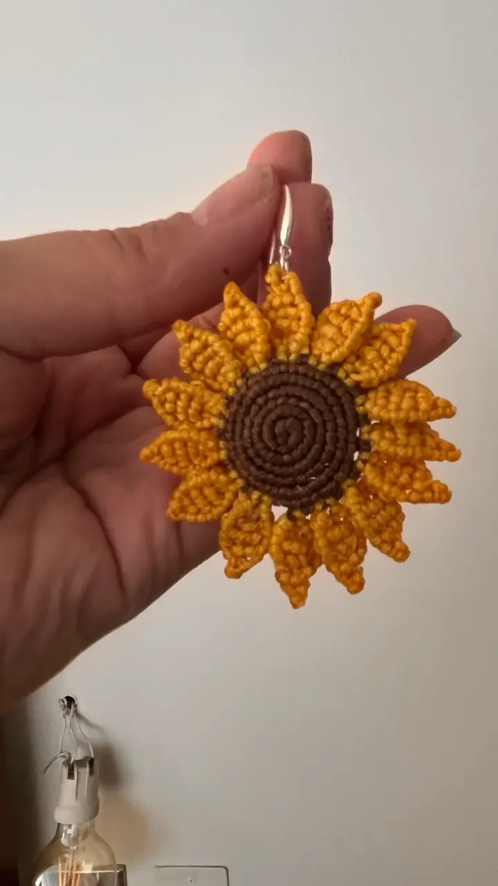 Aros de girasol tejidos a mano - 2