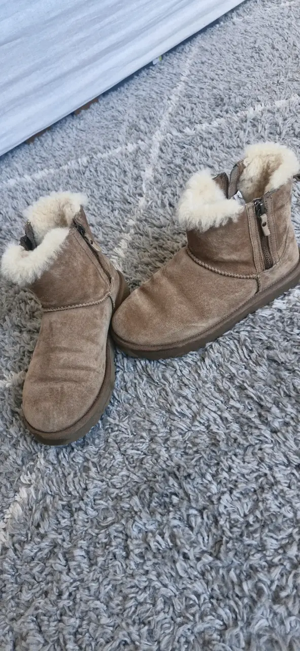 Botas UGG  con forro de lana - 2