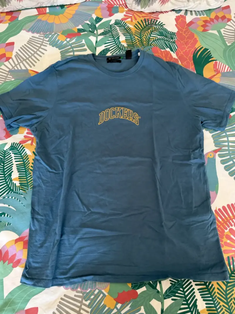 Polera azul Dockers con logo - 2
