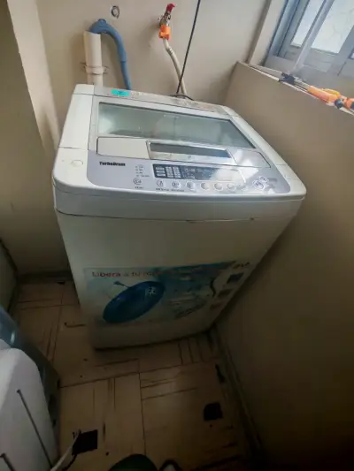 Lavadora LG TurboDrum 10kg usada - miniatura 1