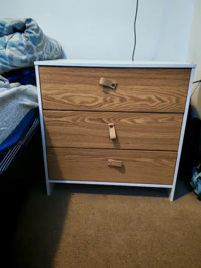 Conjunto de closet y velador de madera - miniatura 6