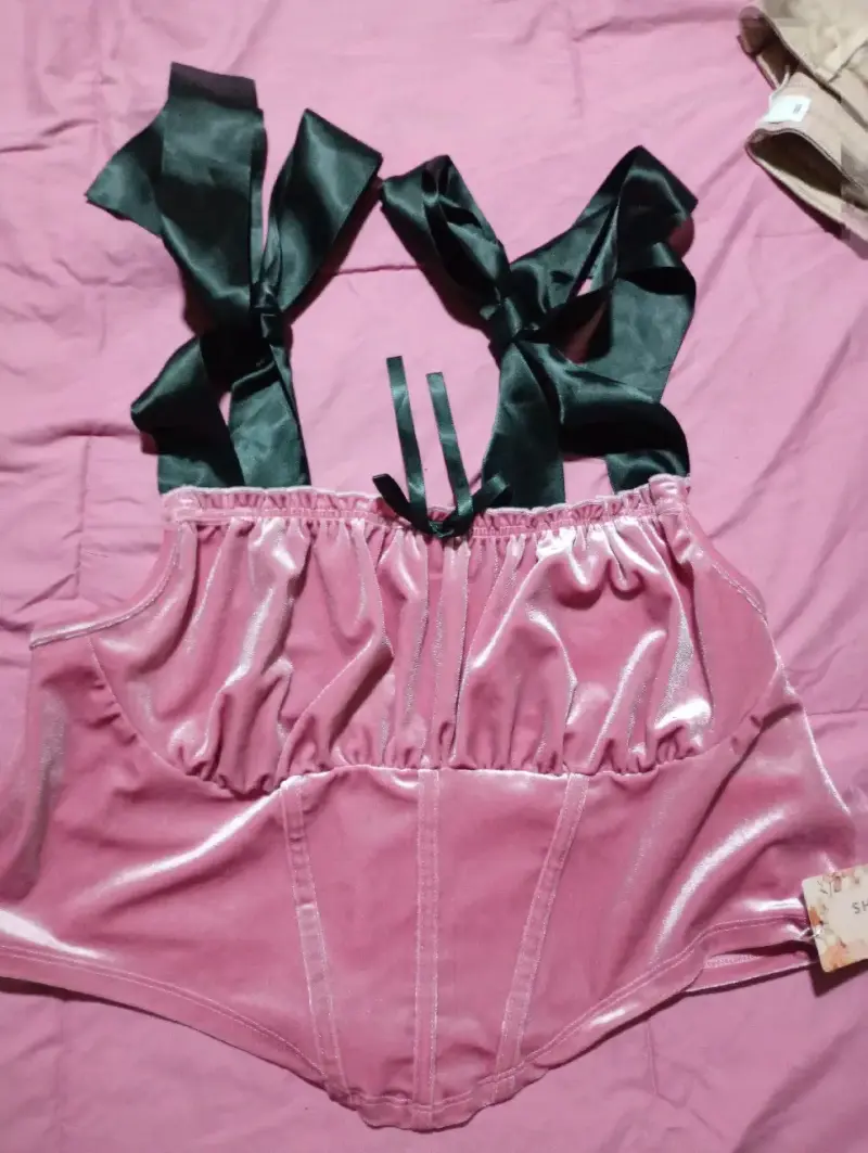 Top rosa con lazos negros - 1