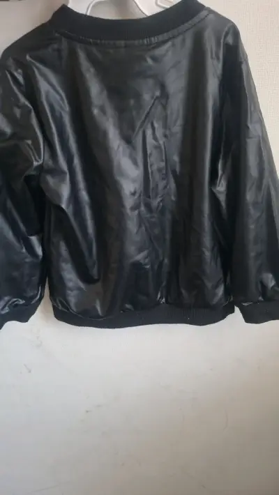 Chaqueta negra de cuero sintético para niños - miniatura 3