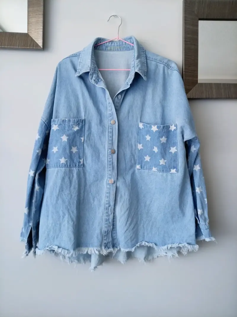 Camisa de mezclilla con estrellas