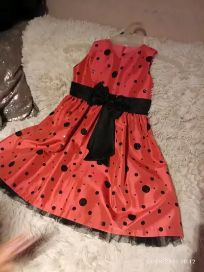 Vestido infantil rojo con lunares negros - miniatura 1