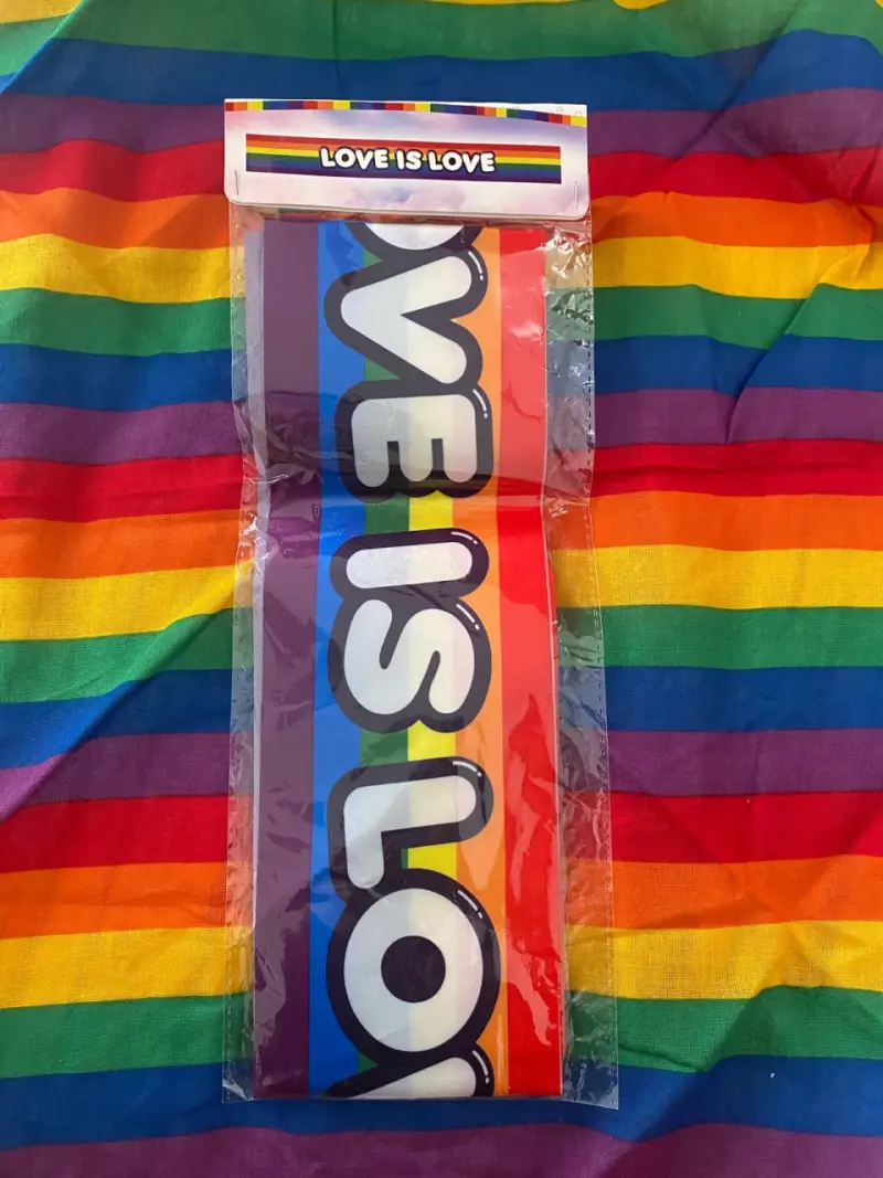 Banda arcoíris 'Love is Love'