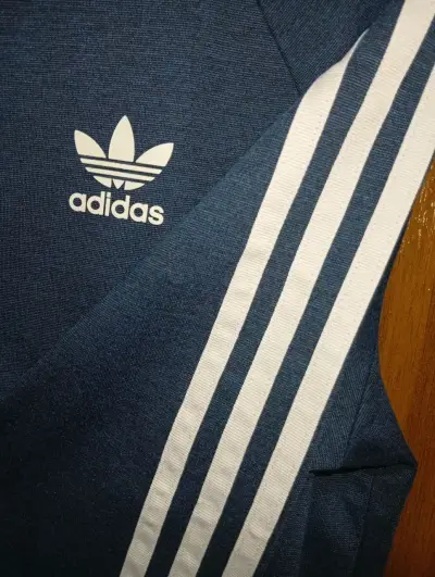 Chaqueta deportiva Adidas azul talla S con rayas - miniatura 2