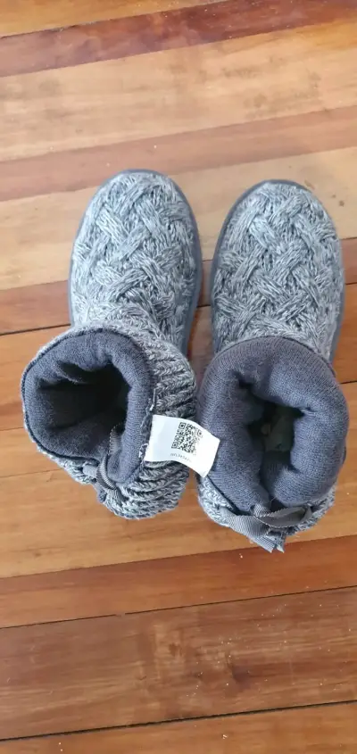 Botas UGG de lana gris con lazo - miniatura 3