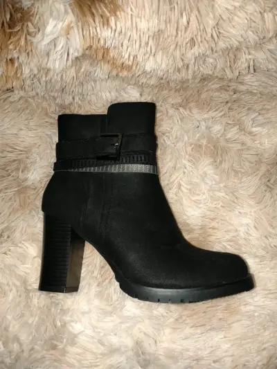 Botines negros de tacón alto - miniatura 1