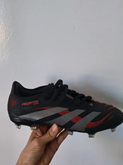 Botines de fútbol Adidas Predator negros - miniatura 1