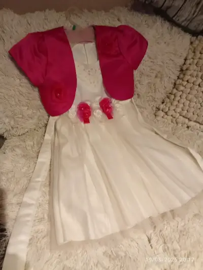 Vestido de niña con bolero rosa y detalles florales - miniatura 1
