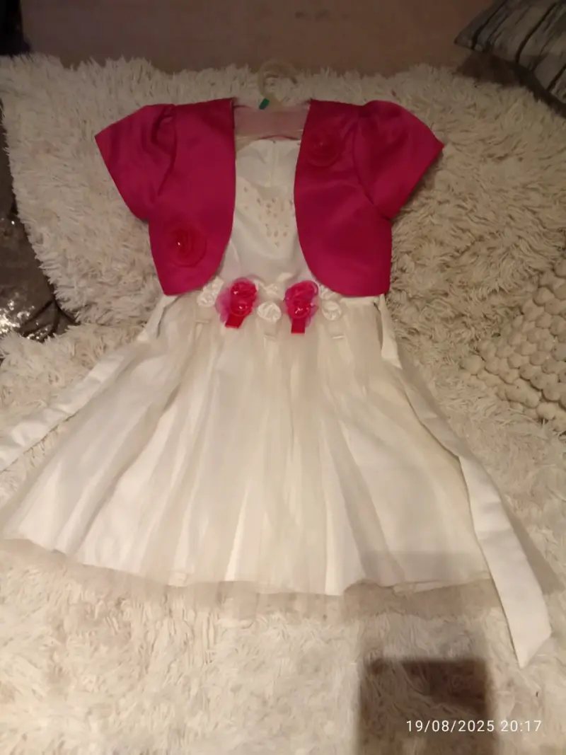 Vestido de niña con bolero rosa y detalles florales - 2