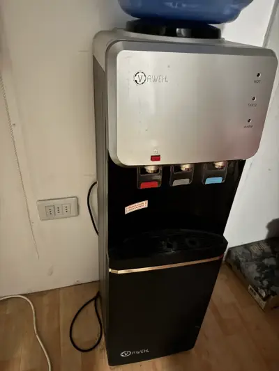Dispensador de agua con enfriador y calentador - miniatura 2