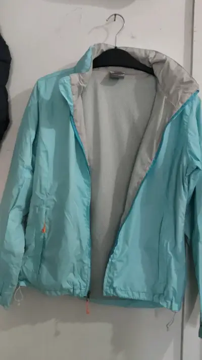 Chaqueta cortaviento azul celeste unisex - miniatura 2