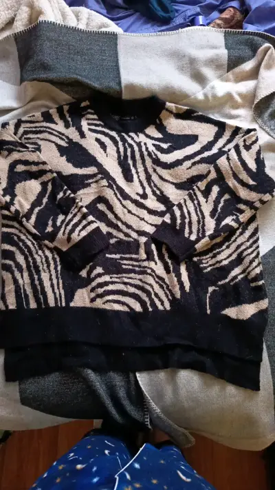 Suéter de lana con diseño animal print - miniatura 1