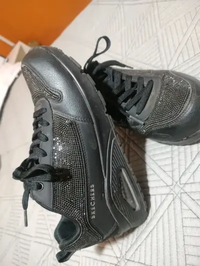 Zapatillas Skechers negras deportivas - miniatura 3