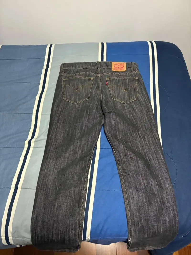 Jeans de mezclilla oscuros para hombre - 2
