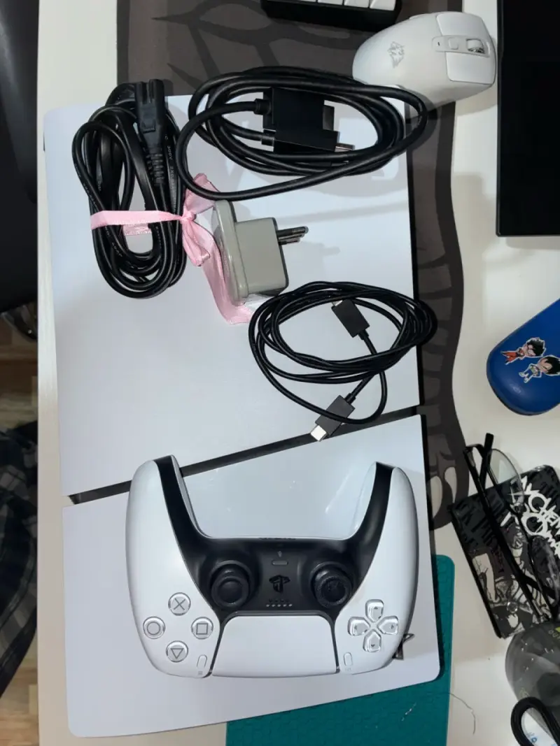 Consola PlayStation 5 con control - 5