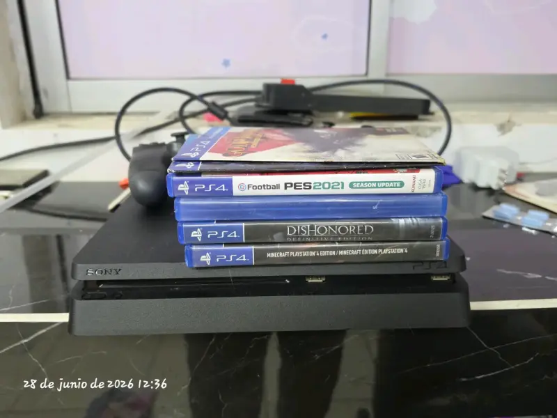 Consola PS4 con juegos incluidos - 1