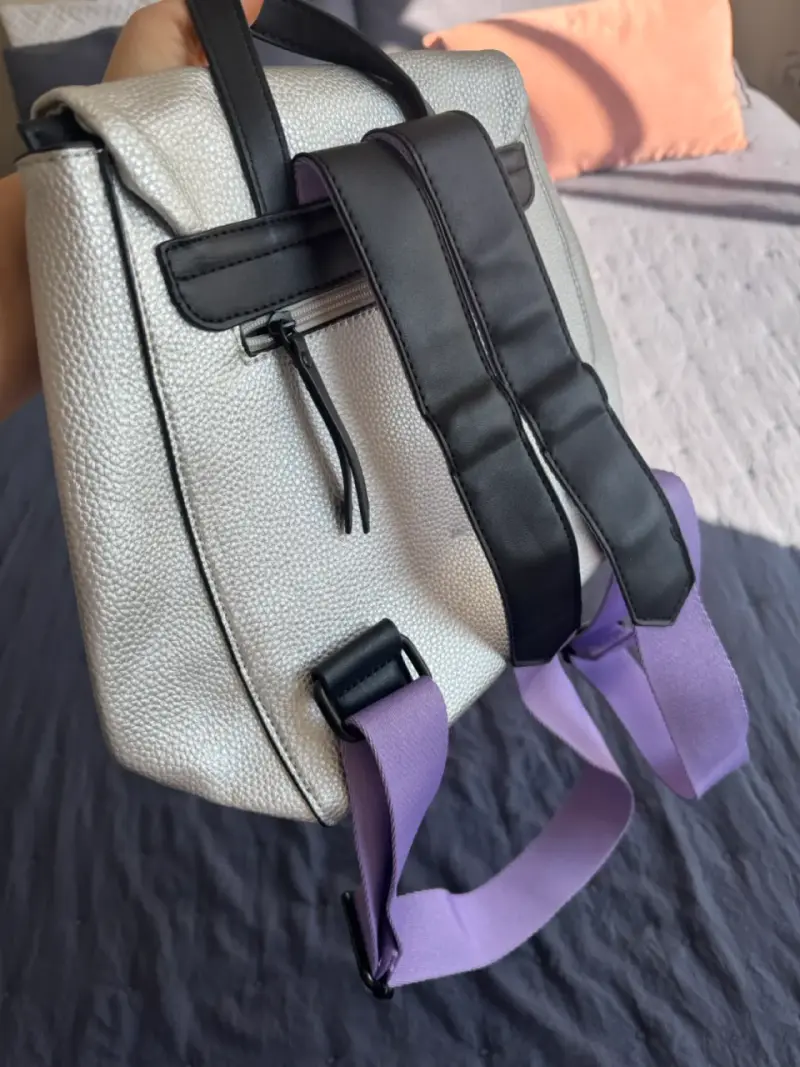 Mochila pequeña de cuero sintético blanca - 2