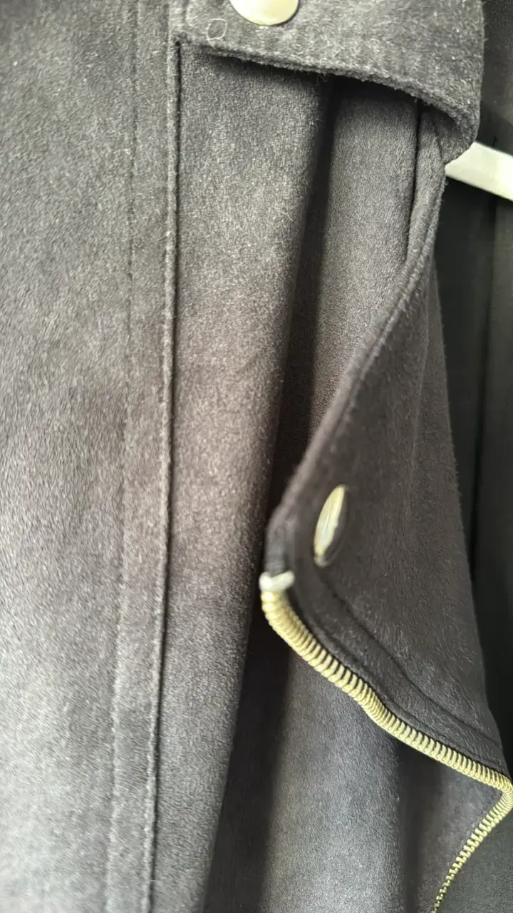 Chaqueta m negra con cierre y flecos - 3