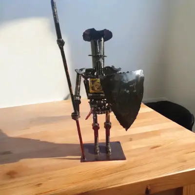 Escultura  de Don Quijote en Material Reciclado - miniatura 2