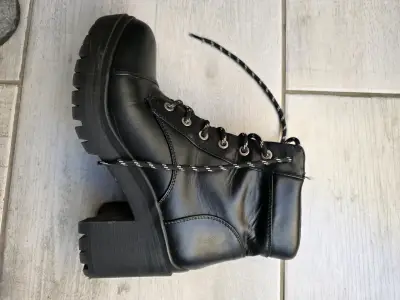 Botines negros de cuero con plataforma - miniatura 1