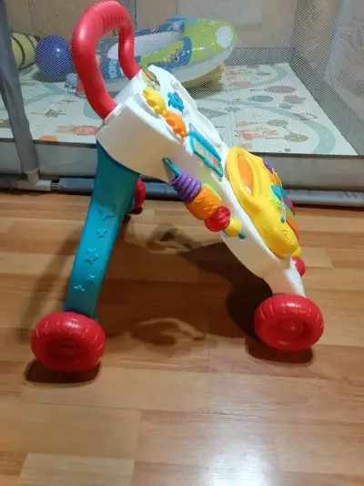Andador musical para bebé con actividades - miniatura 2