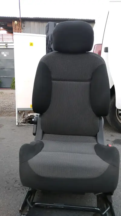 Asiento de auto ergonómico negro - miniatura 1